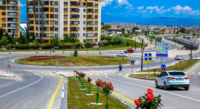Malatya’da parklar ve kavşaklar çiçeklerle süslendi