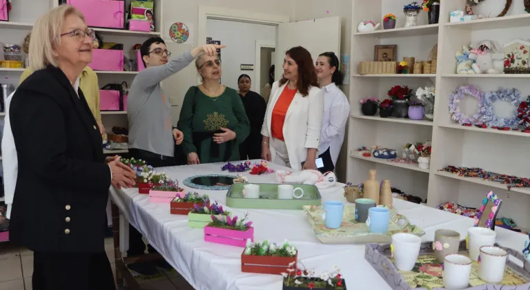 Maltepe'de Üreten Engelliler Merkezi’nde yıl sonu sergisi