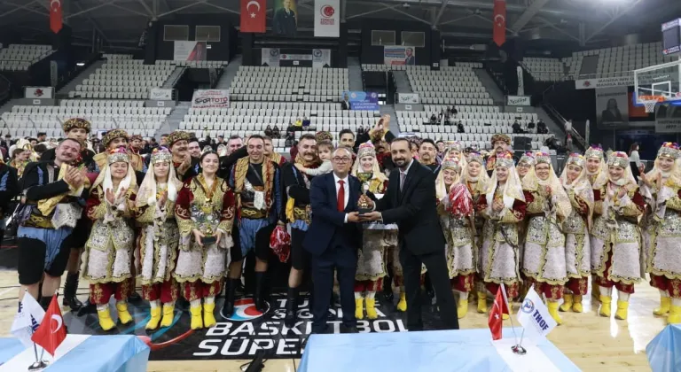 Manisa Büyükşehir 'Halk Oyunları Yarışması'na damga vurdu