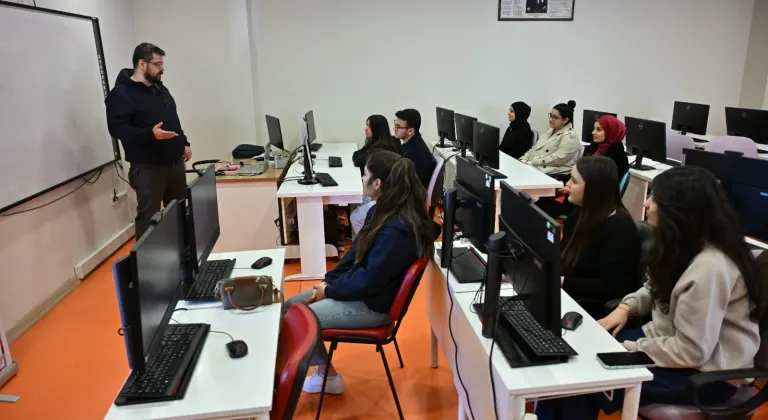 Manisa Büyükşehir’den gençlere dijital vizyon