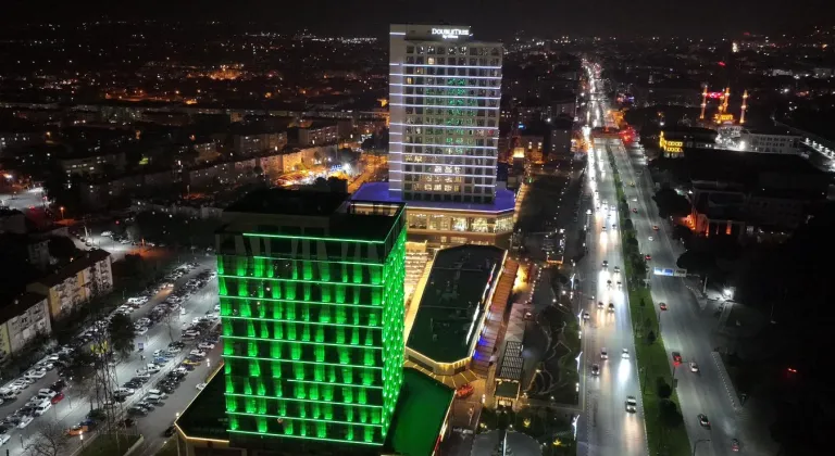 Manisa Büyükşehir’den Tıp Bayramı’na özel ışıklandırma