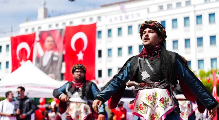 Manisa’da 19 Mayıs Coşkusu meydana taştı