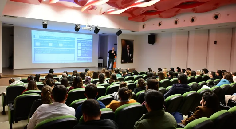 Manisa’da öğretmenlere kariyer eğitimi