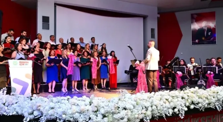 Manisa’da “Türkü Gibi Şarkılar” Konseri Büyük Beğeni Topladı








