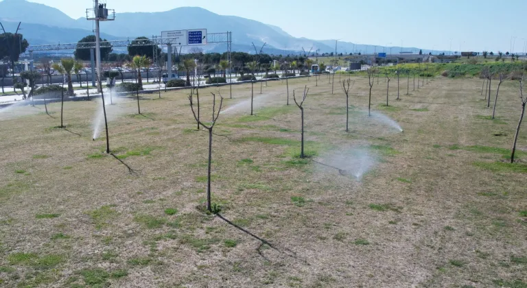 Manisa'da yeşil alanlarda akıllı sulama dönemi