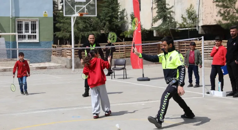 Mardin Yeşilli’de Polis Haftası'nda dostluk maçı