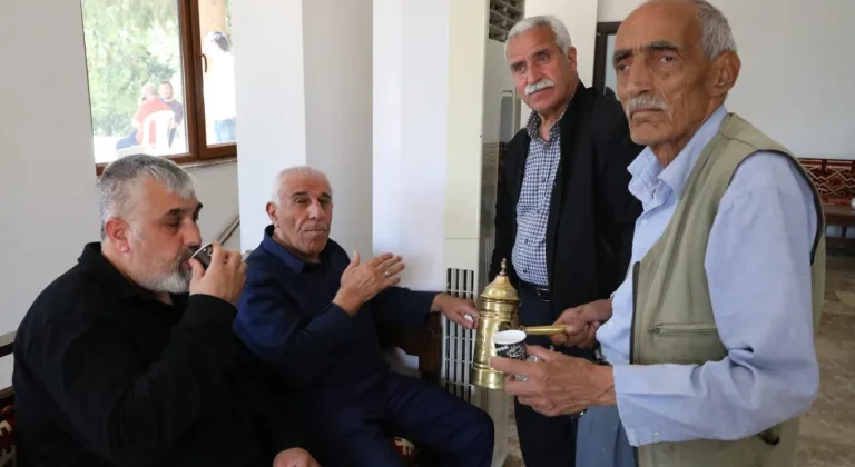 Mardinli Veysi Usta 64 yıldır acıyı tatlıyı mırra ile paylaşıyor