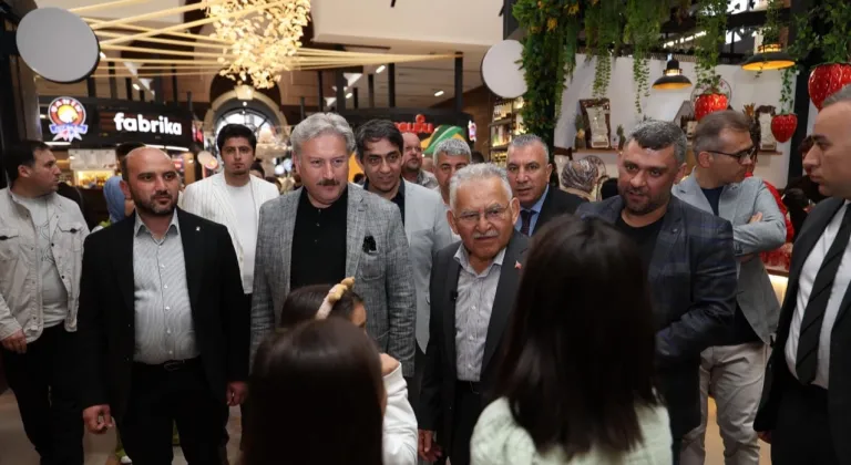 Memduh Büyükkılıç'tan Çarşı Melikgazi'ye ziyaret