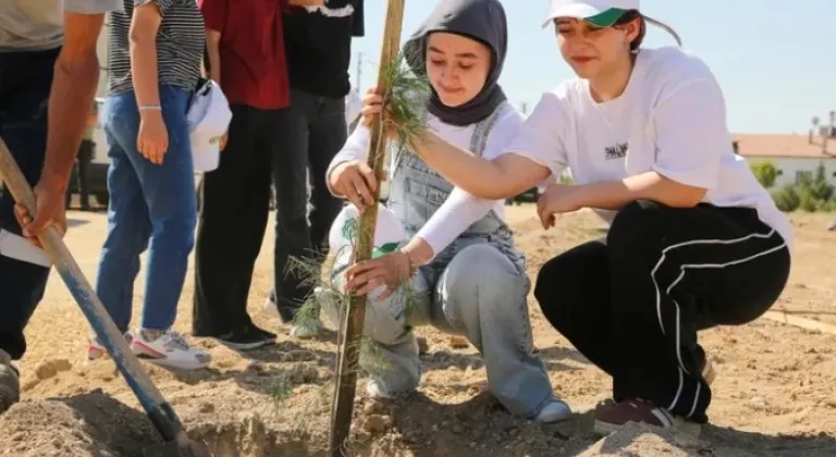 Meramlı Gençlerden Anlamlı Sosyal Sorumluluk Etkinliği









