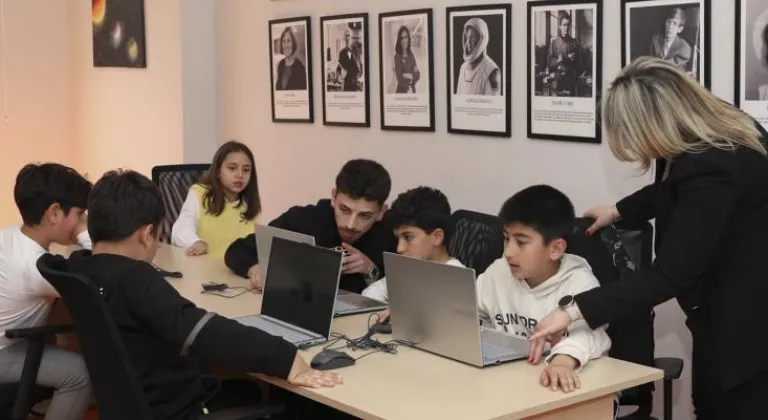Mersin Büyükşehir çocuklara teknolojiyi öğretiyor