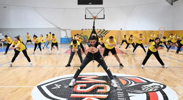 Mersin Büyükşehir, Gençlerin Fiziksel Gelişimine Destek Veriyor