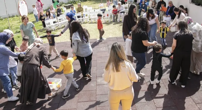 Mersin’de oyun ve sevgi buluşması