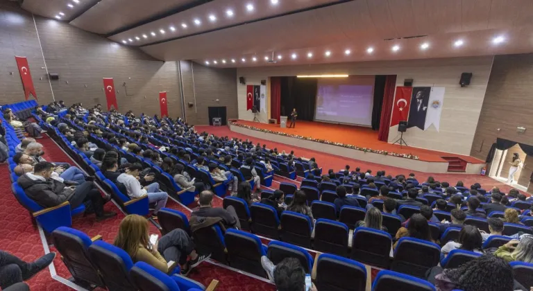 Mersin’de üniversite adaylarına meslek tanıtım semineri