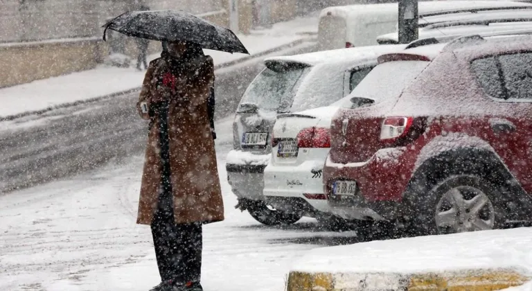 Meteoroloji’den 27 il için sarı alarm: Kar yağışı ve fırtına uyarısı