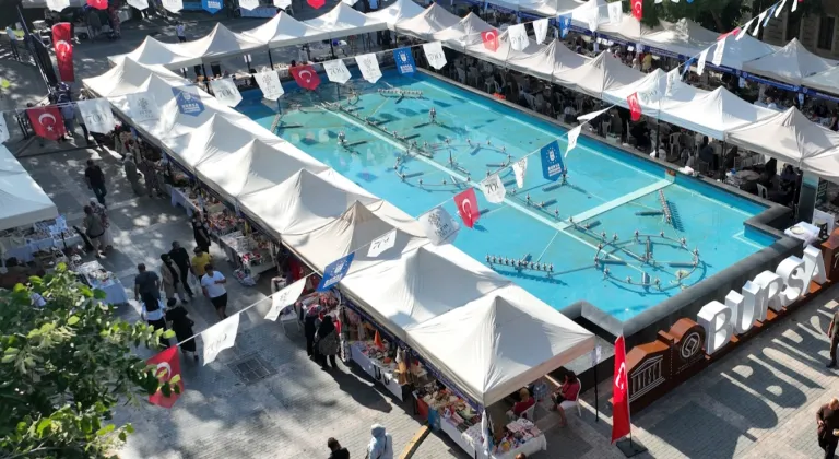 “Meydan Kadınların” Dayanışma Pazarı Yoğun İlgi Gördü