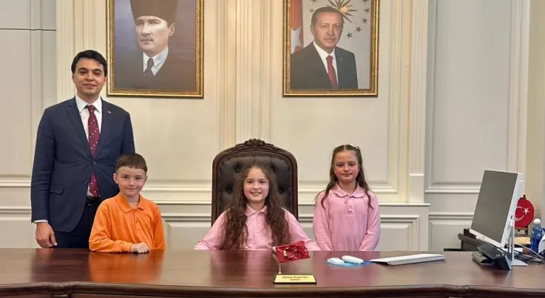 Minik yürekler devlet yönetti