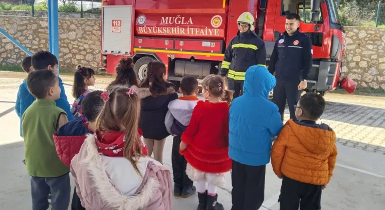 Miniklere yangın güvenliği eğitimi