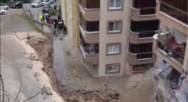 Mudanya Halitpaşa Mahallesi'nde istinat duvarı çöktü!  2 kattaki daireler tahliye edildi