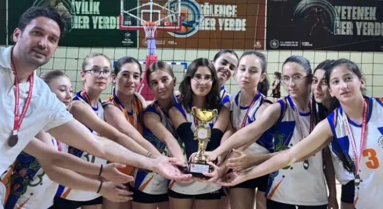 Muğla’da Voleybolda Çifte Zafer









