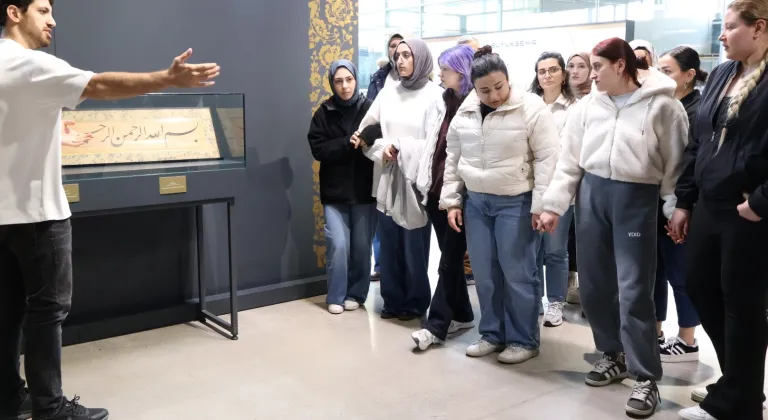 Mukaddes emanetler Kocaeli'de 'Beyaz Kalpleri' duygulandırdı