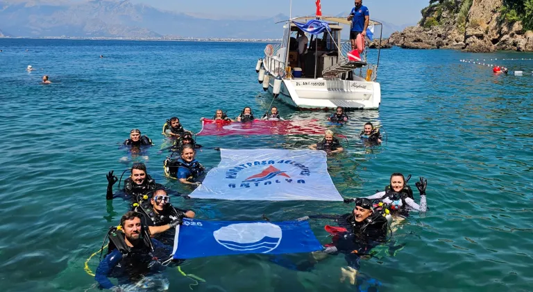 Muratpaşa’da Deniz Dibi Temizliği Yapıldı