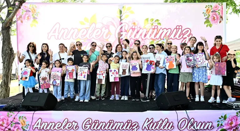 Muratpaşa’dan Anneler Günü’ne özel kutlama