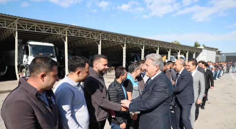 Mustafa Palancıoğlu personelle bayramlaştı