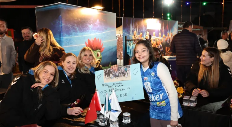 Nilüfer’in Sultanları özel günde taraftarıyla buluştu