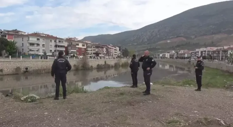 Önce Tokat şimdi Amasya Yeşilırmak'tan zehir akıyor