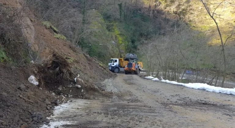 Ordu’da Erimiş Karlar Heyelanlara Neden Oldu