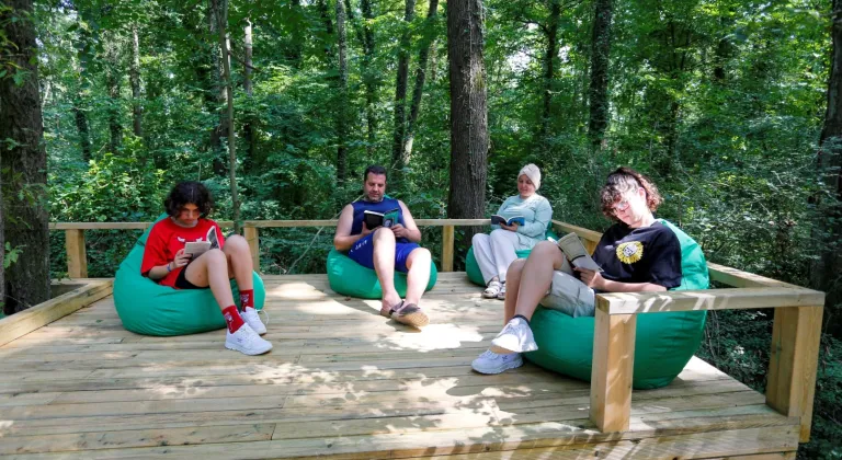 Orman Kütüphanesi’nde okuma keyfi bambaşka