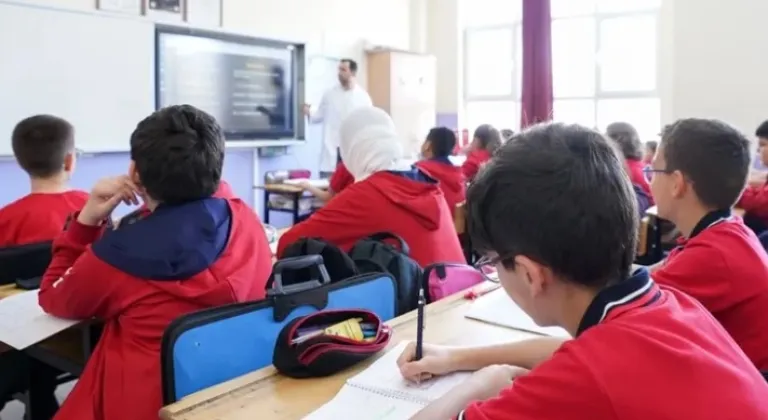 Ortaokul Müfredatına ‘Rehberlik’ Dersi Dahil Ediliyor








