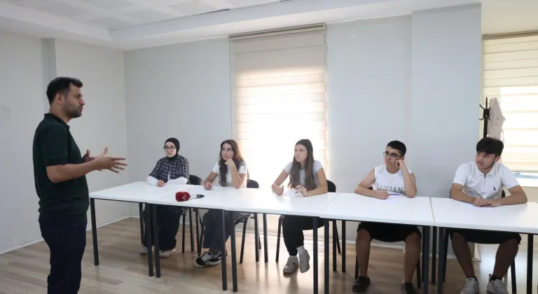 Osmangazi’den LGS Adaylarına Ücretsiz Eğitim Desteği
