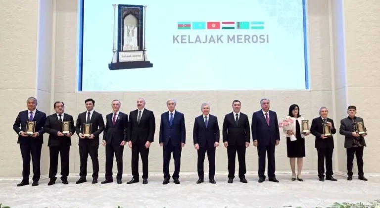 Özbekistan’da ilk “Kelajak Merosi” ödülleri sahiplerini buldu: Sultan Raev’e Edebiyat Ödülü