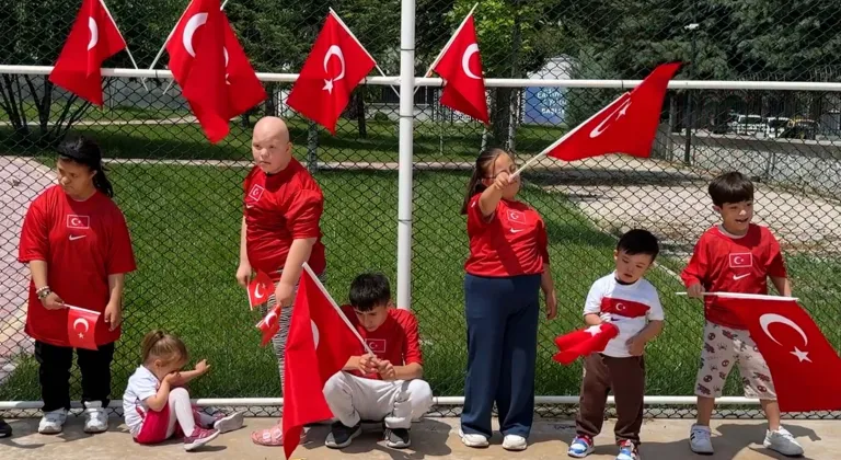 Özel yüreklerinden Milli Takım’a destek