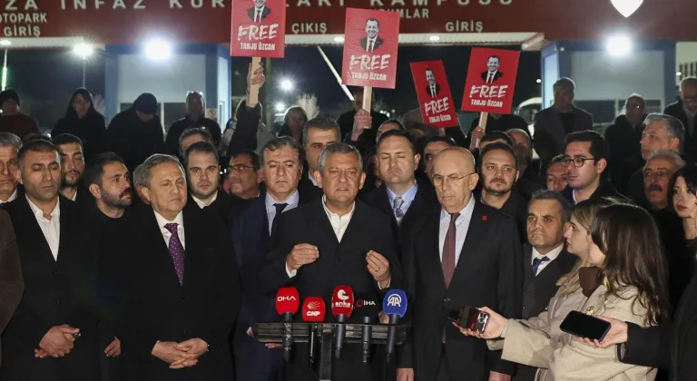 Özgür Özel’den Sincan Cezaevi’nde Tanju Özcan’a ziyaret