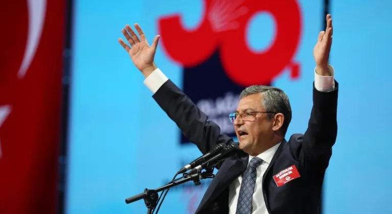 Özgür Özel’den Yeni Parti Hamlesi: 91 Vekille YENİ Parti’ye Katıldı