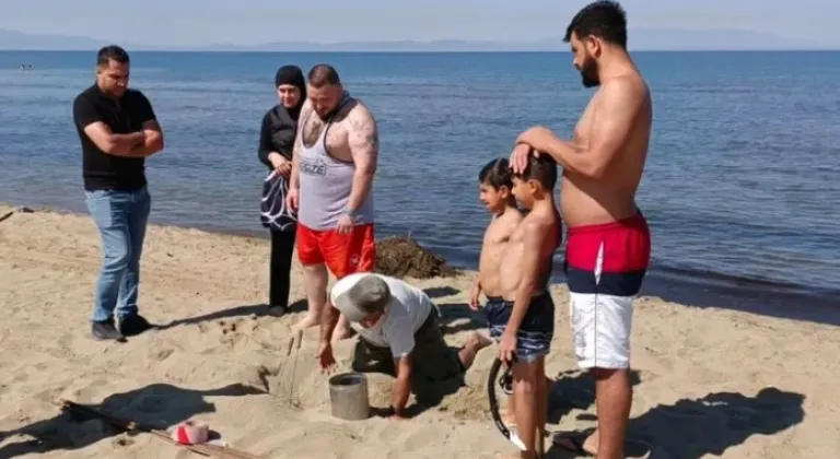 Pamucak Sahili’ne Sürpriz Ziyaretçi


