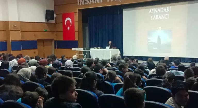 Pazaryeri’nde “Aynadaki Yabancı” söyleşisi farkındalık oluşturdu