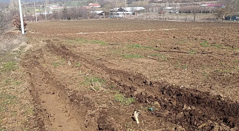 Pazaryeri’nde 'yüksek gerilim' tarım arazilerini zora soktu!