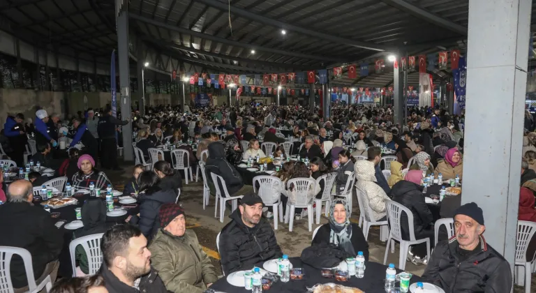 Ramazan sofrası Bursa’da binlerce kişiyi bir araya getirdi