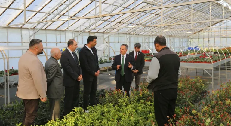 Rektör Yılmaz süs bitkisi üretim merkezini ziyaret etti