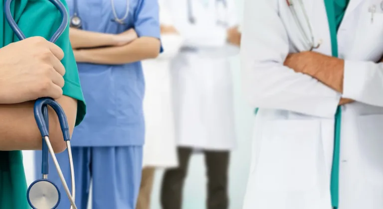 Sağlık çalışanları 14 Mart’a çözüm bekleyen sorunlarla giriyor