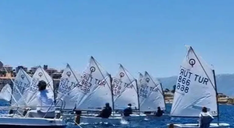 Sahil Güvenlik Kupası için yelkenler Foça'da şişti