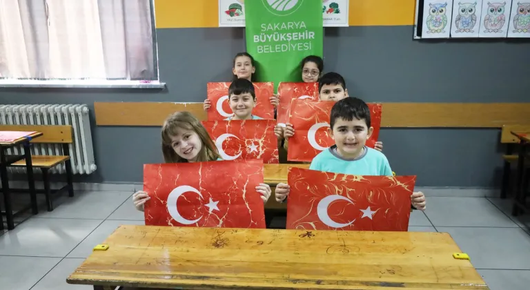 Sakarya Büyükşehir öğrencilerle milli marşı andı