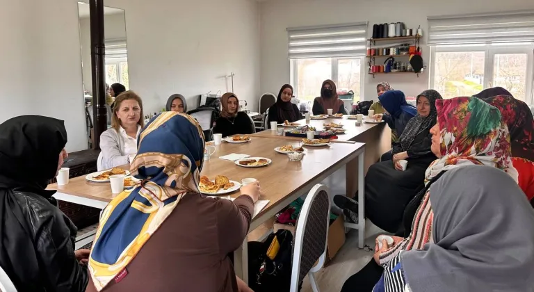 Sakarya Büyükşehir’in “Kadın Kadına” projesi 16 ilçede sahada