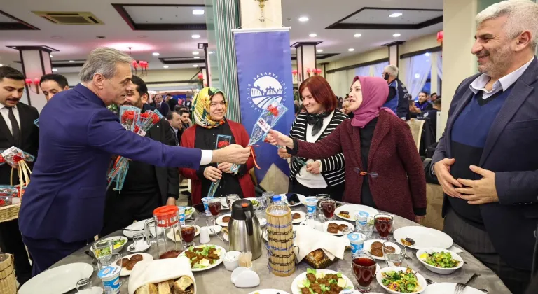 Sakarya'da Büyükşehir aile iftarında bir araya geldi