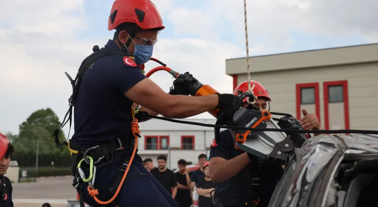 Sakarya'da geleceğin ateş savaşçıları nefes kesti