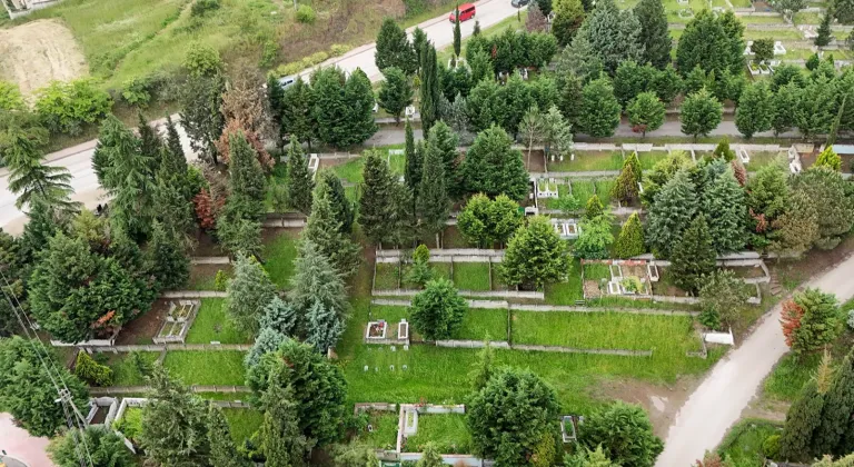Sakarya'da mezarlıklarda bayram hazırlığı