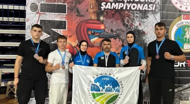 Sakarya’nın Kick Boksçuları Zirveyi Bırakmadı

